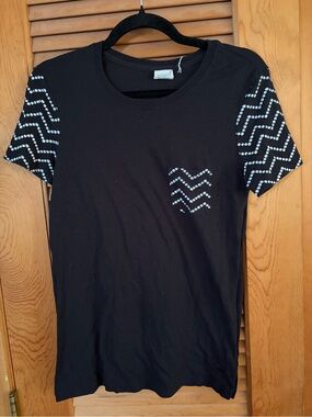 PINK Victoria's Secret VS Black Pocket TShirt Size XS 2010s